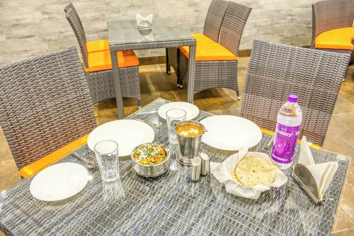 Dining 37 of 63