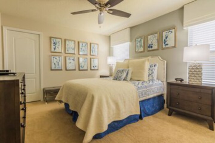 Room 46 of 76