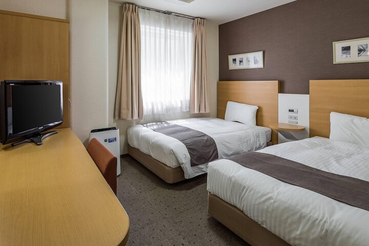 Room 3 of 24