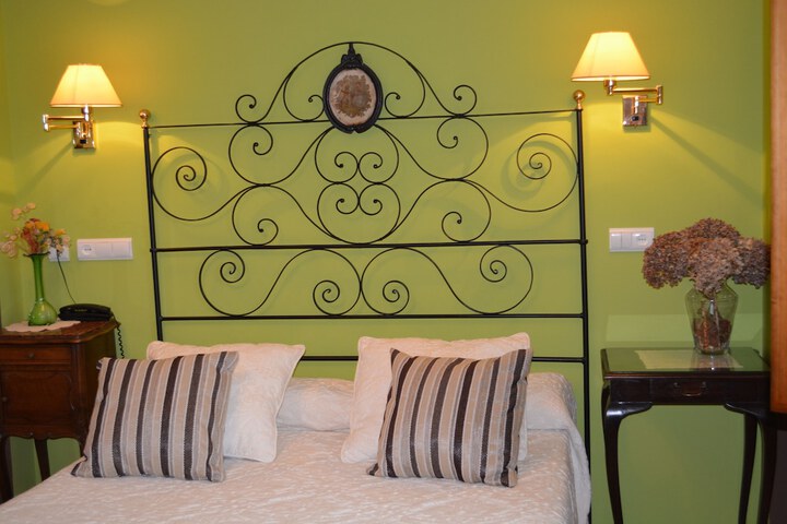 Room 6 of 45
