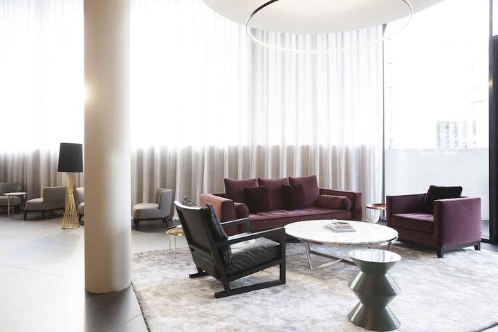 Lounge 46 of 66