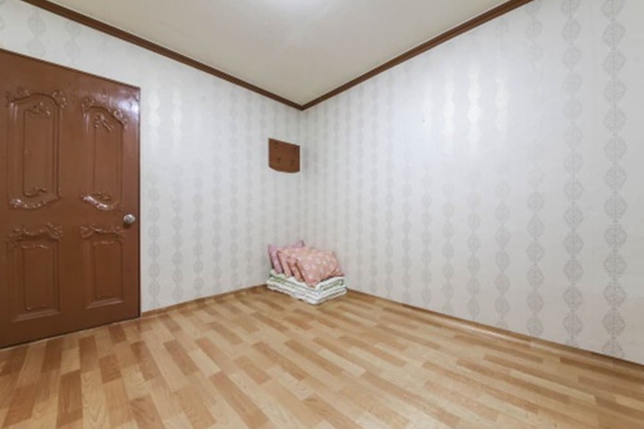Room 7 of 29