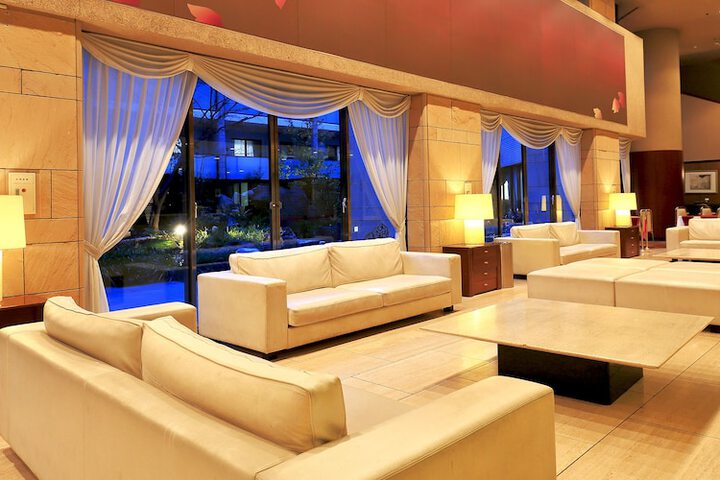 Entrance & Lobby