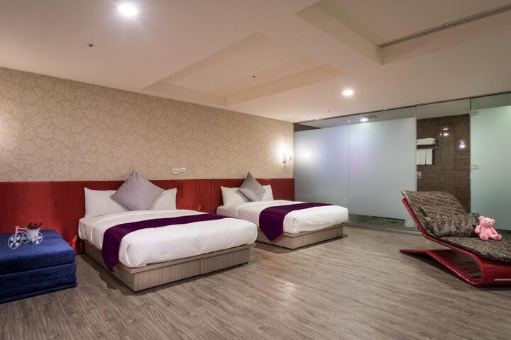 Room 12 of 41