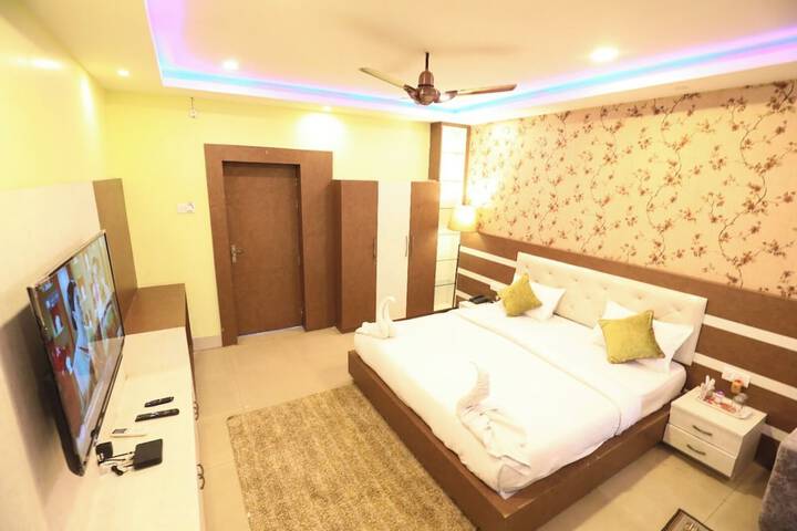 Room 2 of 6