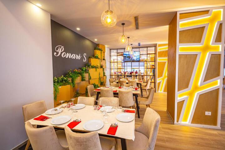 Ponari S Hotel