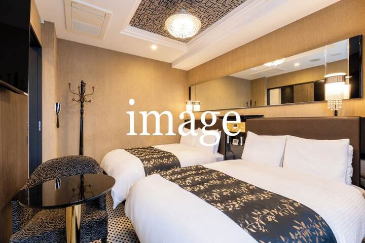 Room 14 of 40