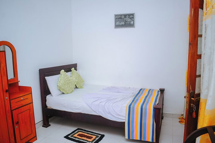 Room 12 of 62