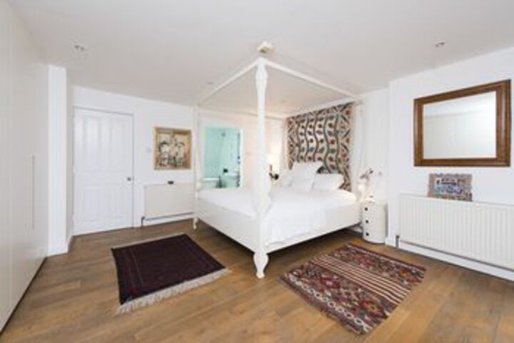 Room 10 of 23