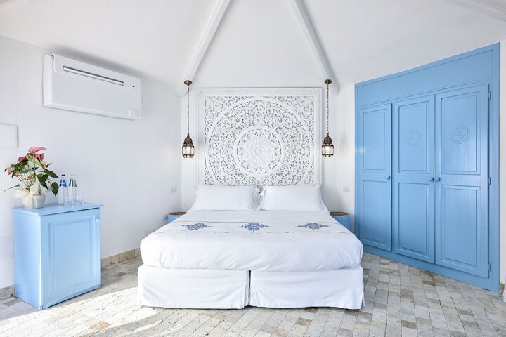 Room 4 of 38