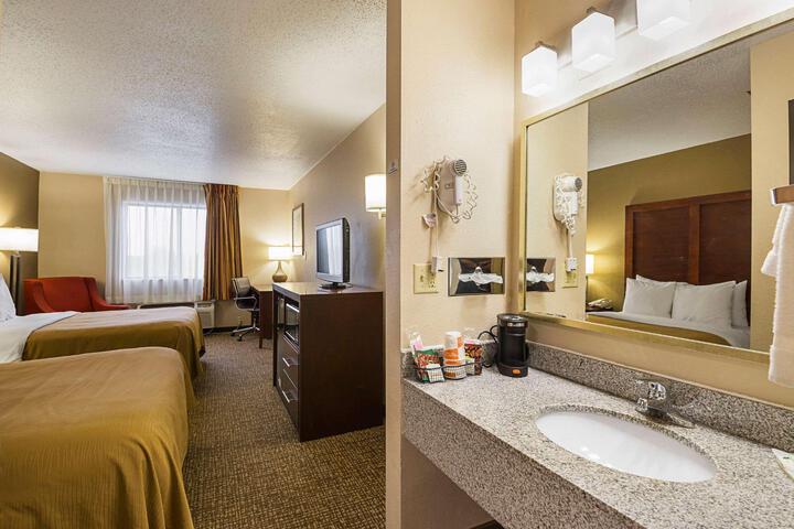1 Double Bed Accessible (18 of 18)