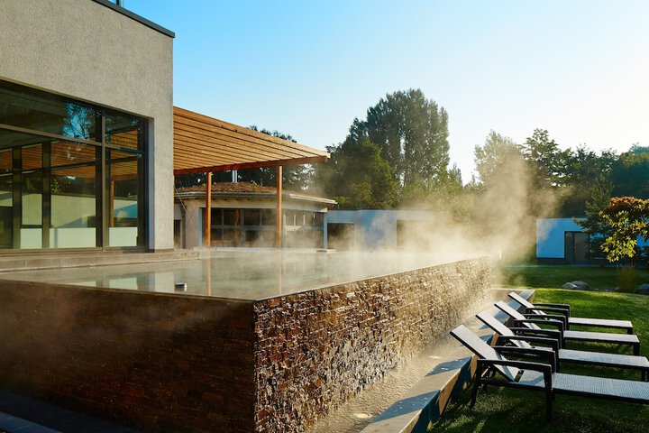 Hotel Pool