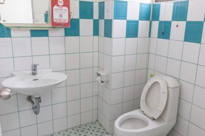 Room 8 of 26