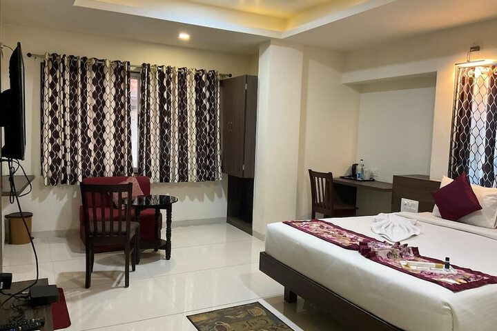 THE HOTEL RELAX