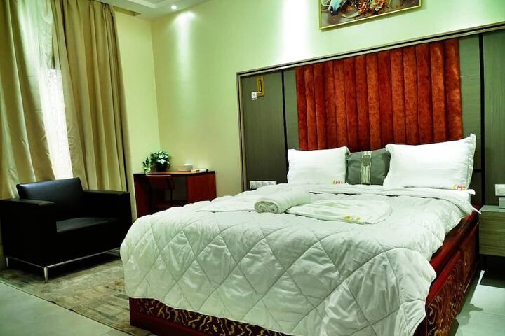 Room 8 of 29