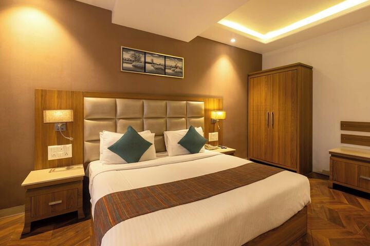Room 17 of 75