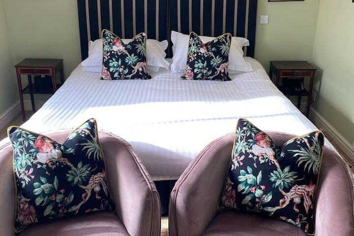 Room 16 of 32