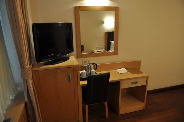 Room 14 of 34