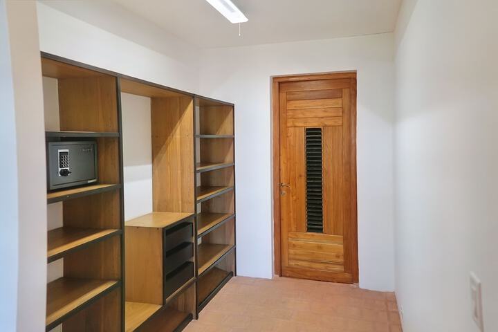 Room 20 of 134