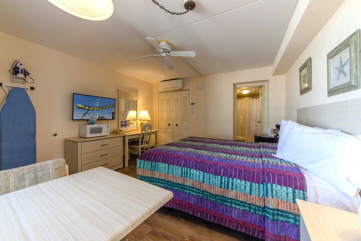 Room 6 of 27