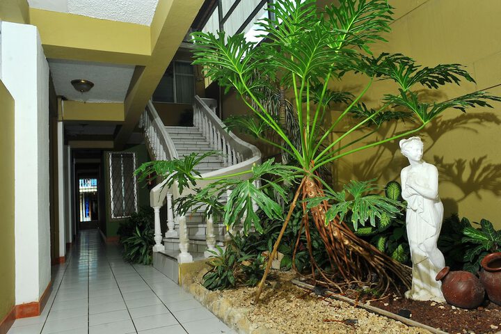 Hotel Exterior 40 of 49