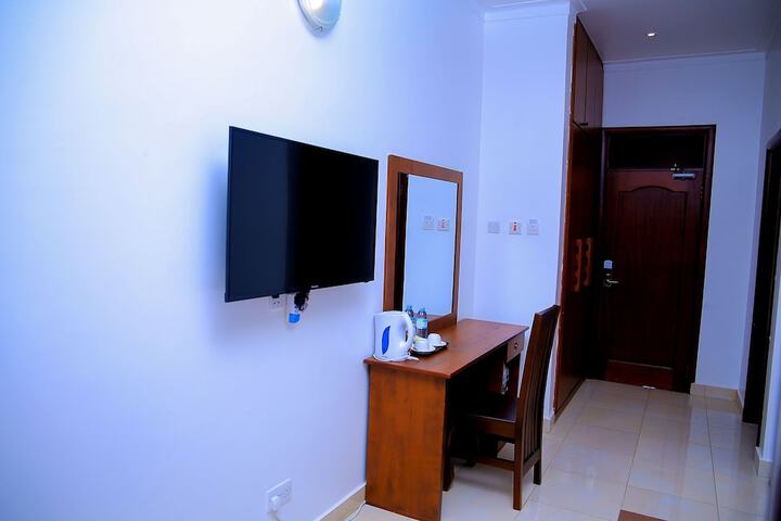 Room 16 of 26