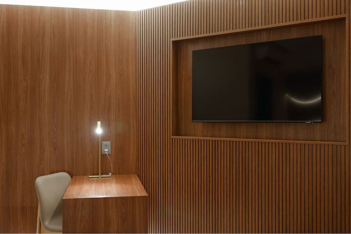 Room 16 of 143