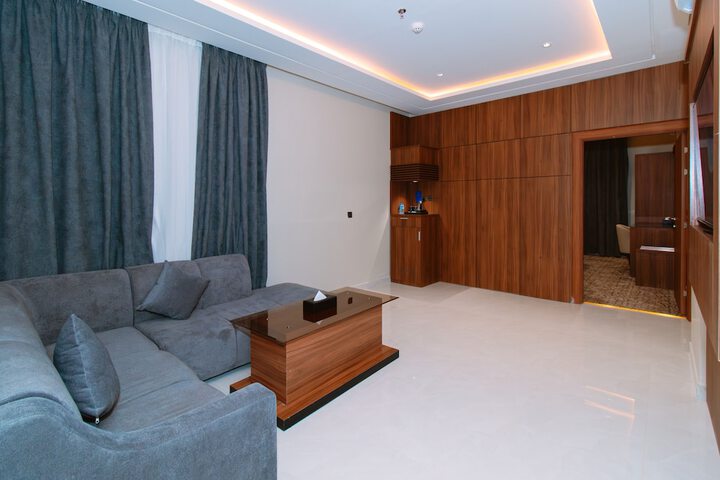 Room 13 of 22
