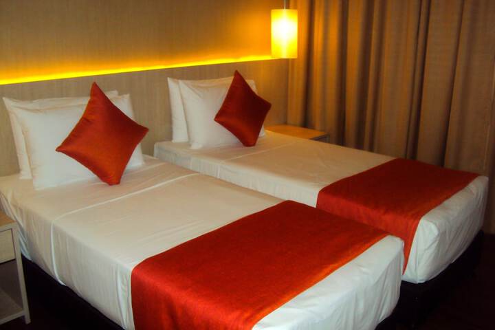 Room 6 of 45