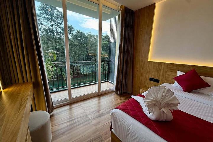 Room 17 of 19