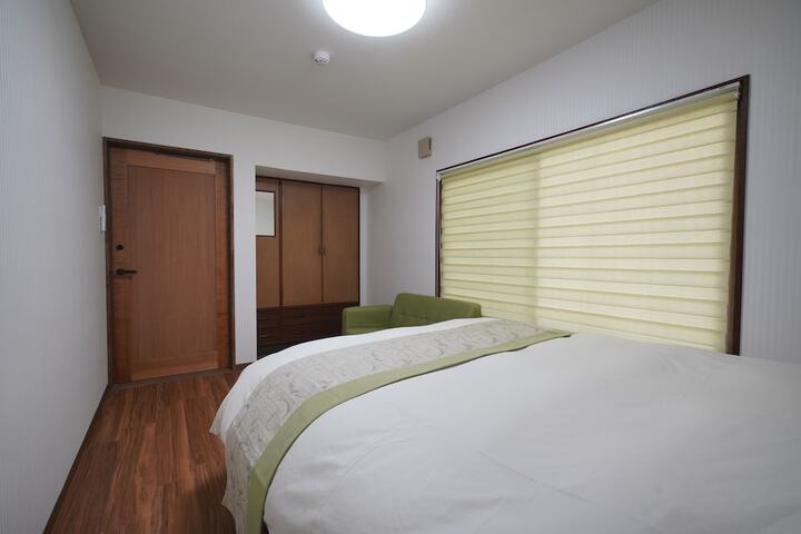 Room 52 of 96