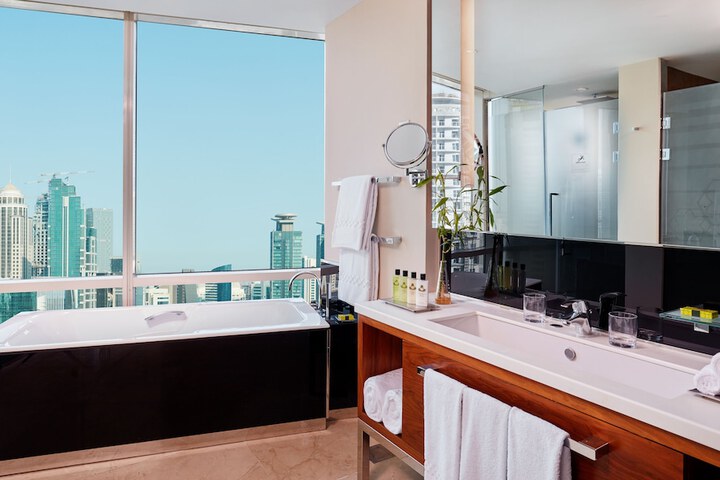 Room 53 of 180