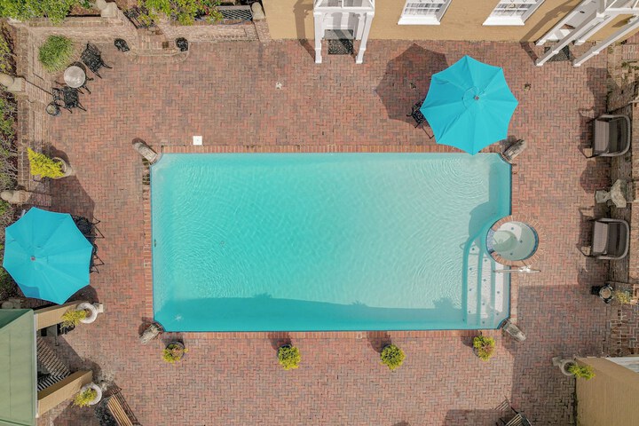 Hotel Exterior 138 of 145