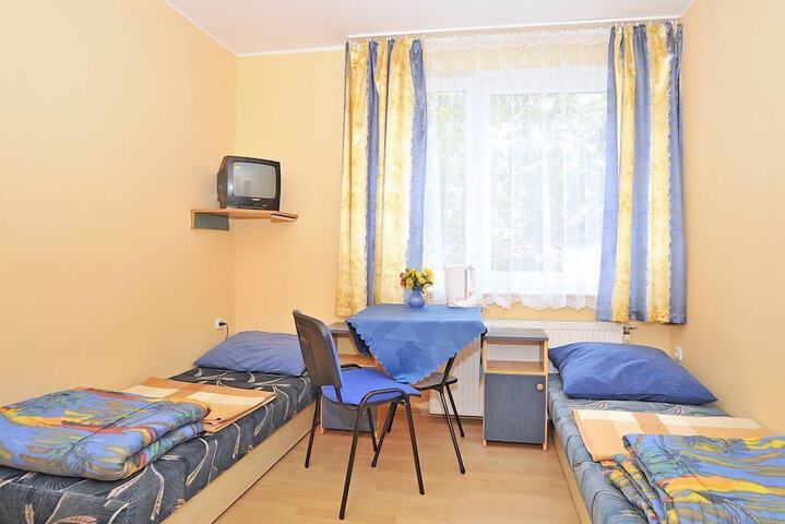 Room 7 of 18