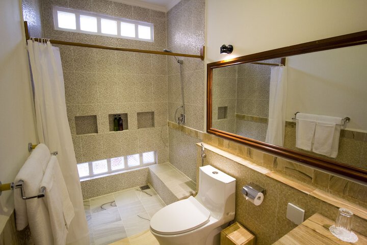 Room 9 of 20