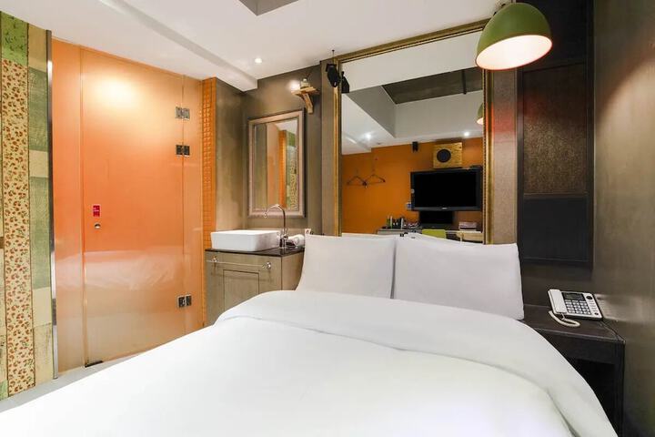 Room 26 of 41