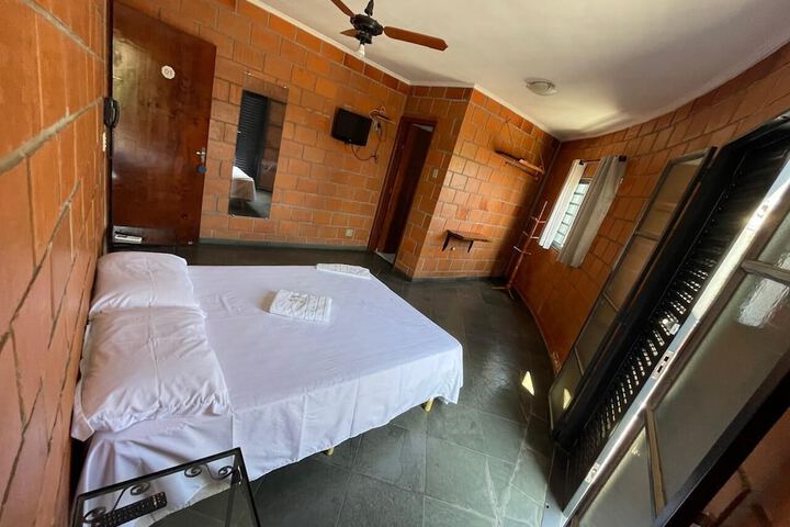 Room 2 of 7