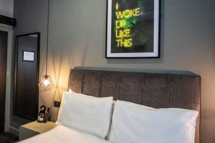 Room 17 of 22
