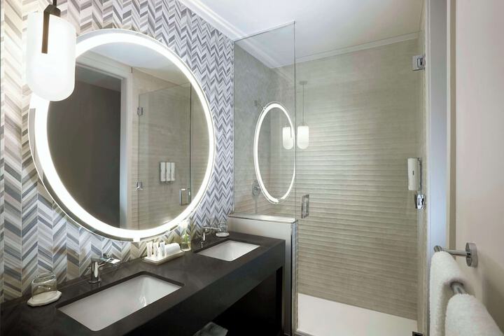 Bathroom shower