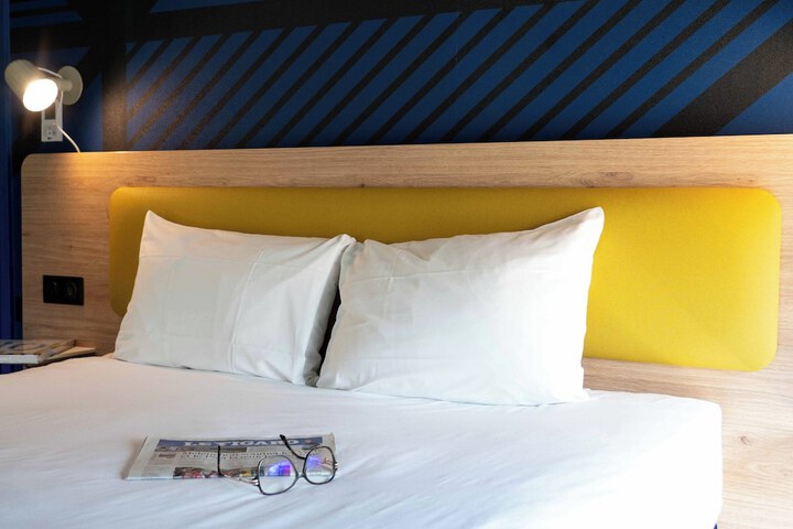 Room 2 of 42