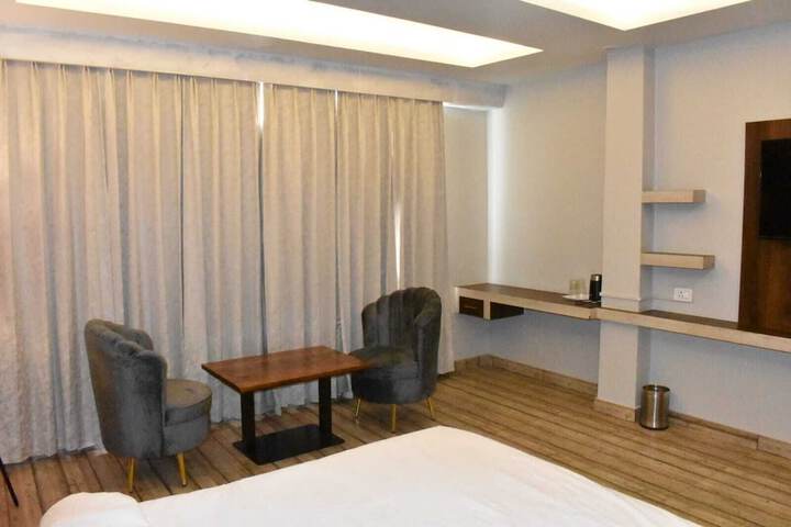 Room 8 of 95
