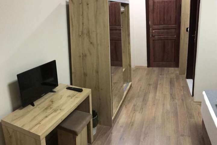 Room 9 of 41