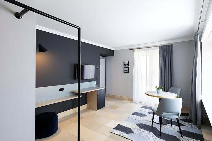 Room 13 of 65