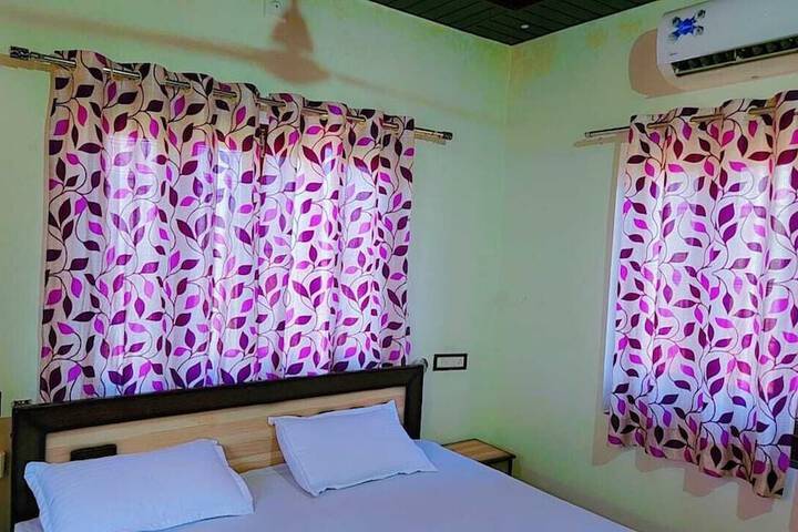 Room 4 of 15