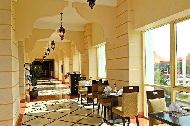 Ballroom/Hall 50 of 55