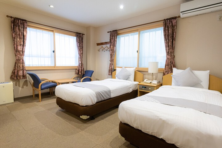 Room 6 of 20