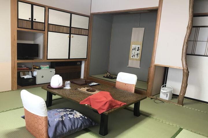 Room 7 of 52