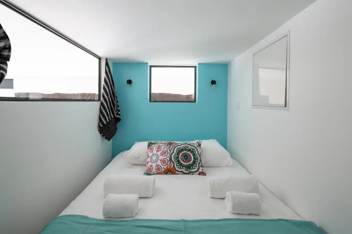 Room 3 of 10