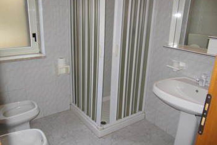 Room 2 of 21