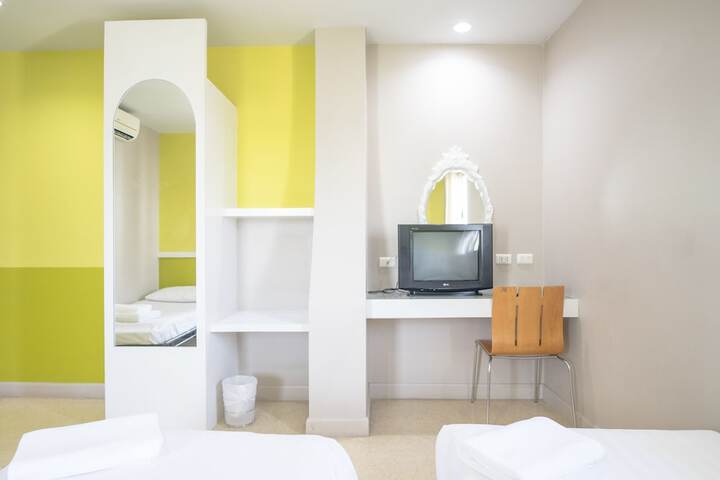Room 6 of 43